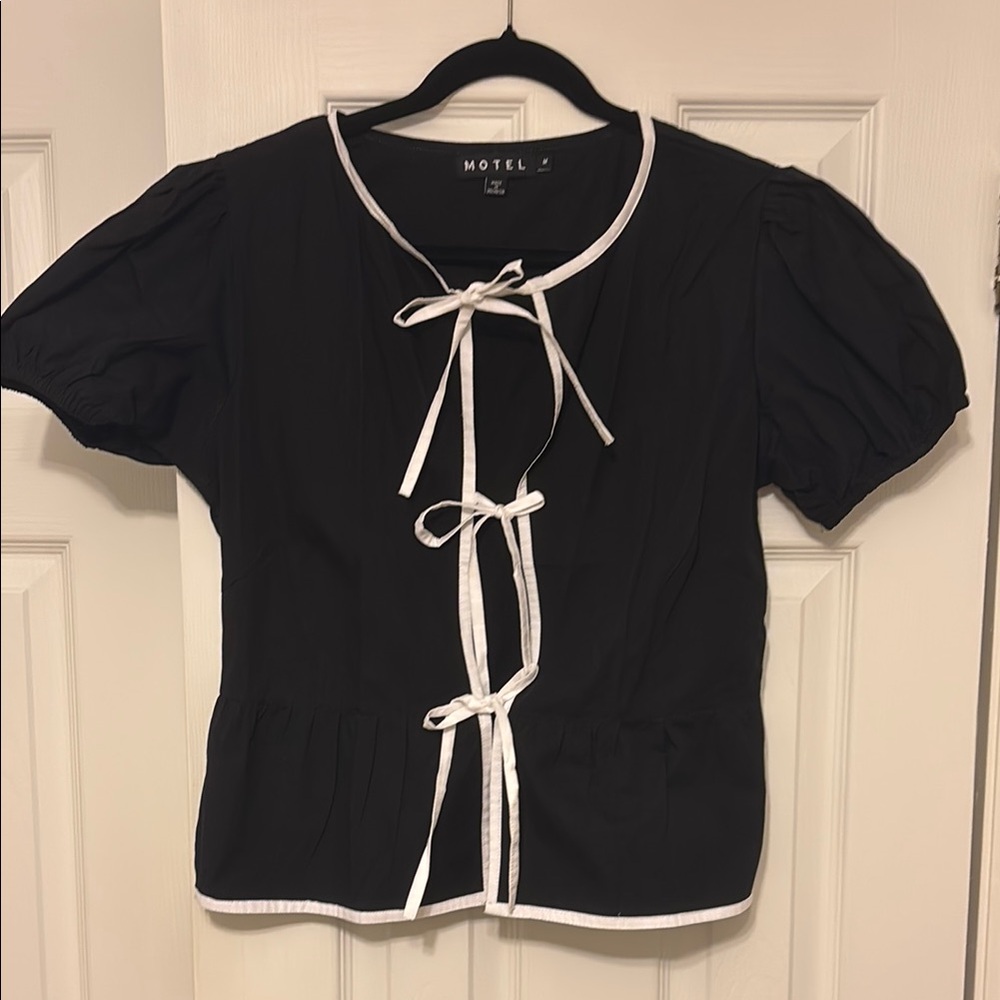Motel Rocks Black Puff Sleeve Top
